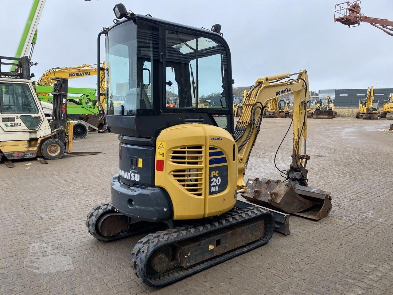 Komatsu PC20MR-2 (2005) – Mini excavadora 2T – 2 280 h – Compacta y fiable