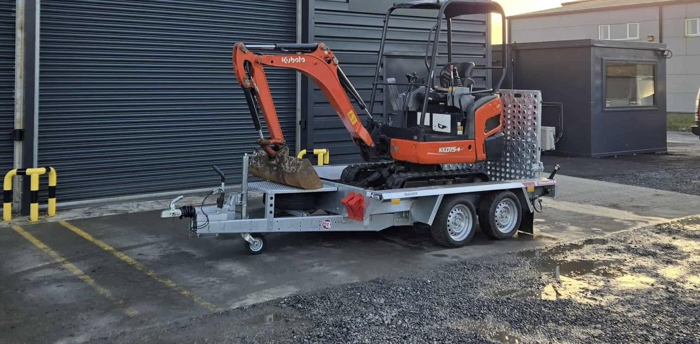 Miniexcavadora Kubota KX015-4 de 1,5 t usada 2019 de 2600 h con remolque Temared