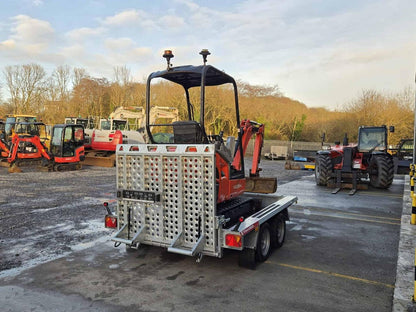 Miniexcavadora Kubota KX015-4 de 1,5 t usada 2019 de 2600 h con remolque Temared