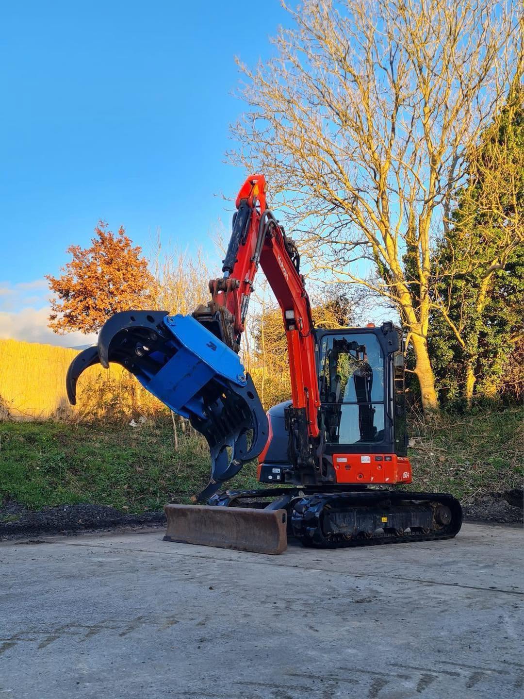Miniexcavadora compacta Kubota U50-5 de 5 t, usada, año 2021, 1280 h, cabina con aire acondicionado