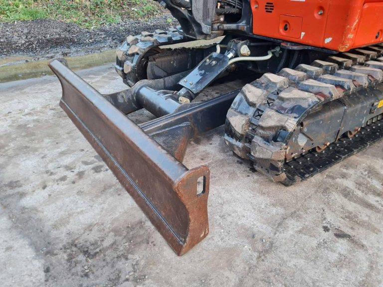 Miniexcavadora compacta Kubota U50-5 de 5 t, usada, año 2021, 1280 h, cabina con aire acondicionado
