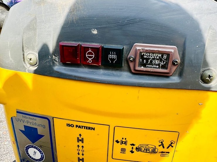 Komatsu PC 09-1 (2008) – Mini excavadora 0,8T – 1500 h – Ultracompacta