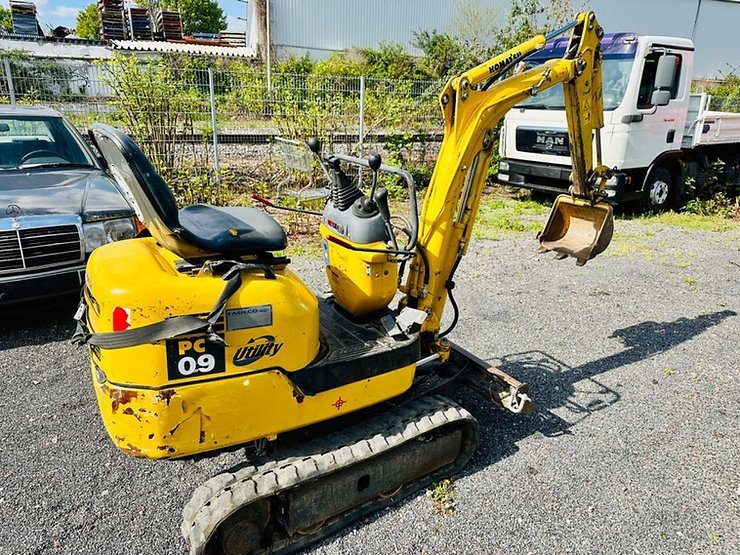 Komatsu PC 09-1 (2008) – Mini excavadora 0,8T – 1500 h – Ultracompacta