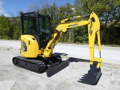 Miniexcavadora compacta usada Komatsu PC26MR-3 de 2,6 t, año 2017, 1055 h con 3 cucharones