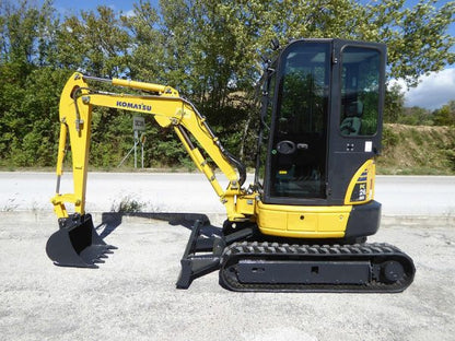 Miniexcavadora compacta usada Komatsu PC26MR-3 de 2,6 t, año 2017, 1055 h con 3 cucharones
