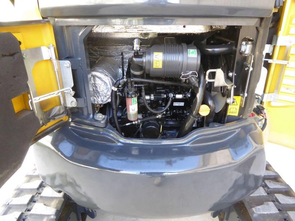 Miniexcavadora compacta usada Komatsu PC26MR-3 de 2,6 t, año 2017, 1055 h con 3 cucharones