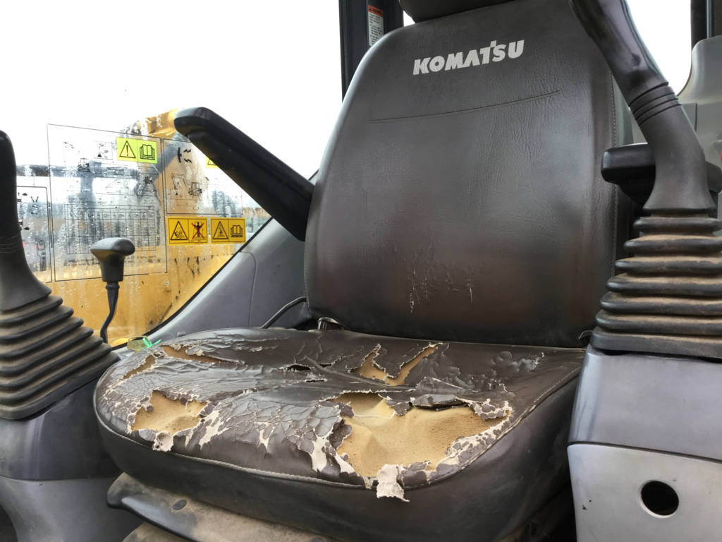 Miniexcavadora usada Komatsu PC78MR-6 (2004) – 8,3T – Motor 40,5 kW