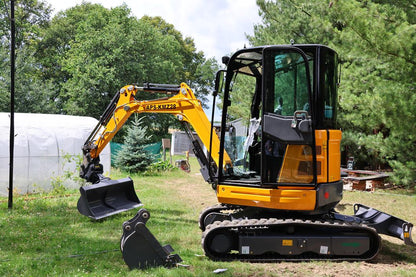 Miniexcavadora APS KMZ 28 con brazo de torsión