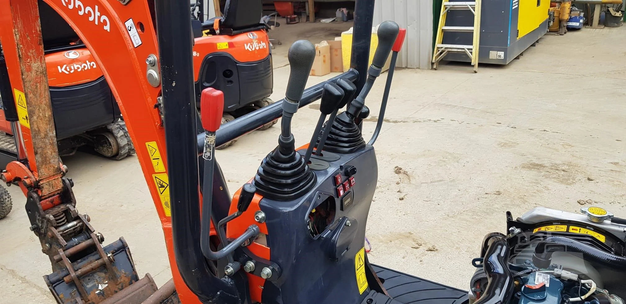 Kubota K008-3 de Ocasión (2021) – Miniexcavadora Ultracompacta 0,98T – 700 h – Excelente Estado