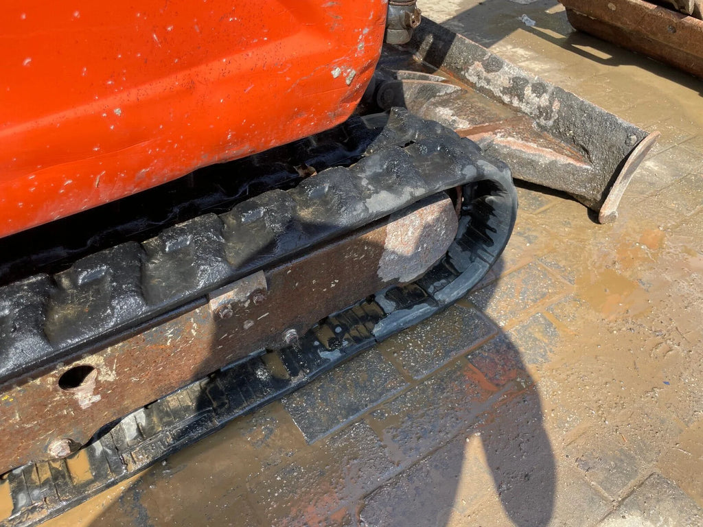 Miniexcavadora compacta Kubota KX 015-4 de 1,5 t usada 2013 con 3212 h y 3 cucharas