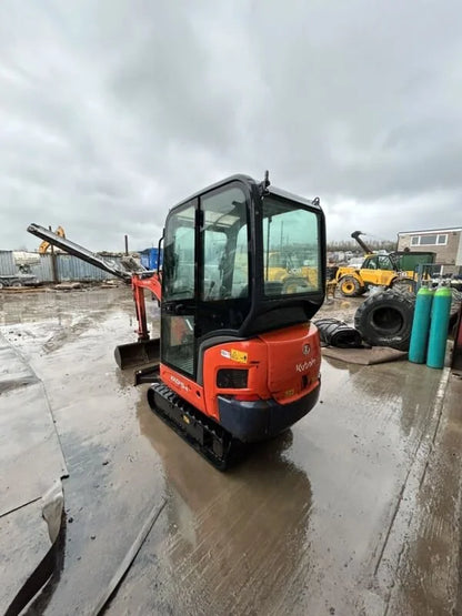 Miniexcavadora Kubota KX015-4 de 1,5 t usada 2014 con 3265 h y 3 cucharas a elegir
