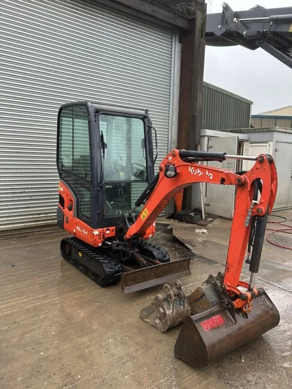 Miniexcavadora Kubota KX015-4 de 1,5 t usada 2014 con 3265 h y 3 cucharas a elegir