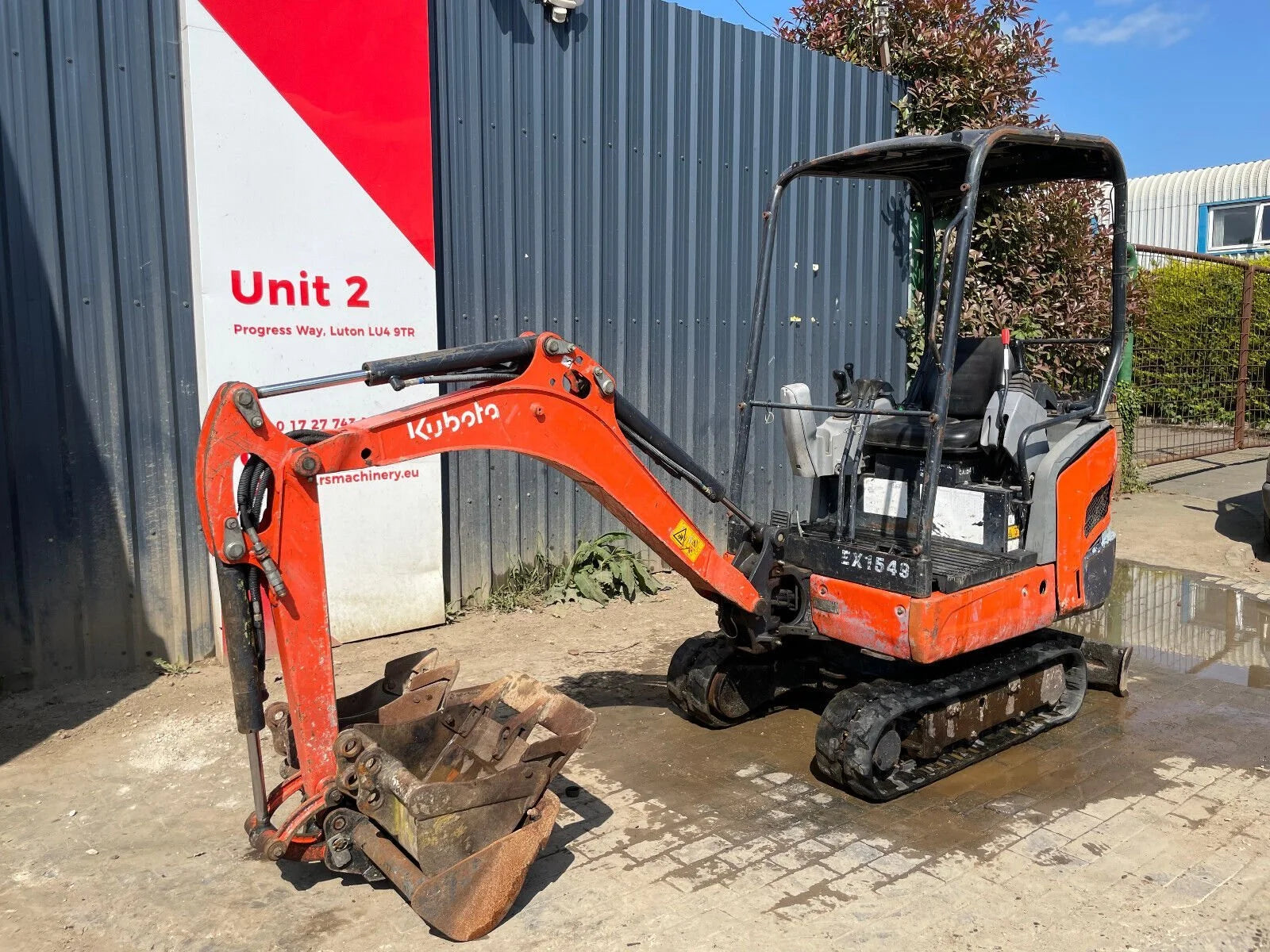 Miniexcavadora compacta Kubota KX 015-4 de 1,5 t usada 2013 con 3212 h y 3 cucharas