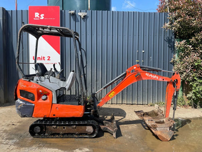 Miniexcavadora compacta Kubota KX 015-4 de 1,5 t usada 2013 con 3212 h y 3 cucharas
