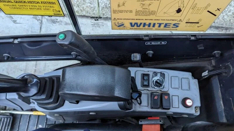 Kubota KX016-4 Miniexcavadora 1,7 t usada 2014 cabina climatizada con 3 cucharas