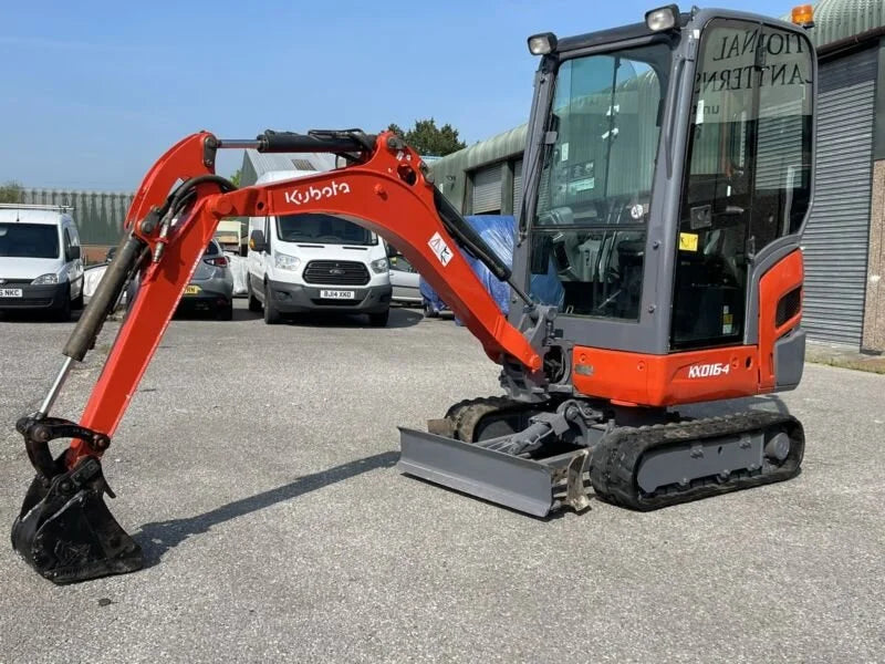 Miniexcavadora Kubota KX016-4 de 1,6 t usada 2013 cabina cerrada de 2971 h con 3 cucharones