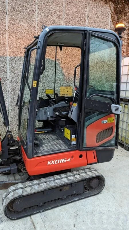Kubota KX016-4 Miniexcavadora 1,7 t usada 2014 cabina climatizada con 3 cucharas