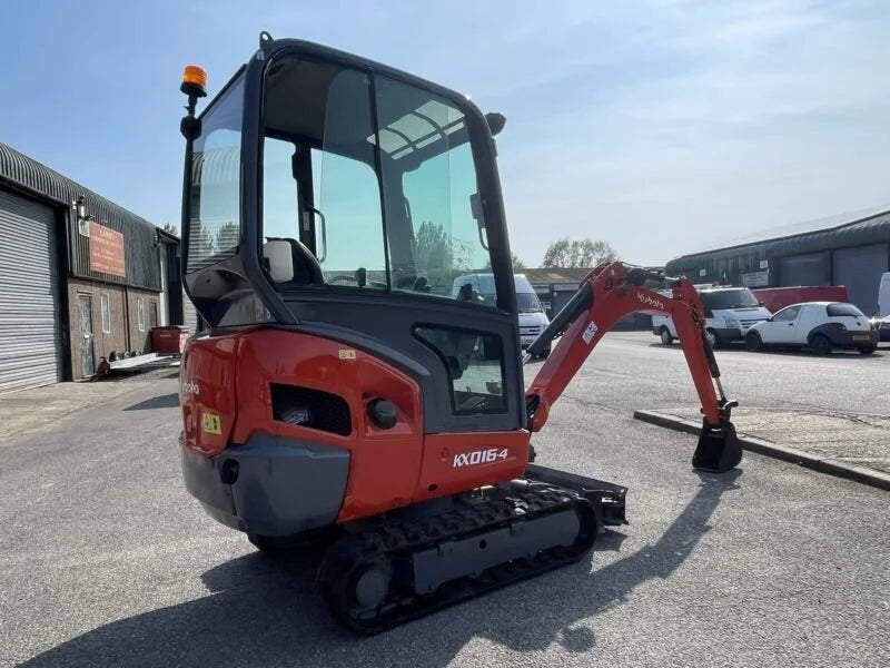 Miniexcavadora Kubota KX016-4 de 1,6 t usada 2013 cabina cerrada de 2971 h con 3 cucharones