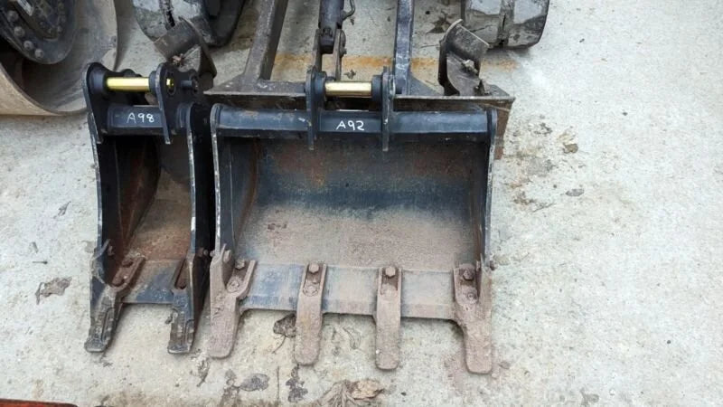 Kubota KX016-4 Miniexcavadora 1,7 t usada 2014 cabina climatizada con 3 cucharas