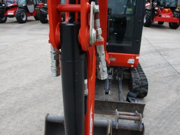 Miniexcavadora Kubota KX016-4 de 1,6 t usada 2022 con 179 h certificada CE con joysticks