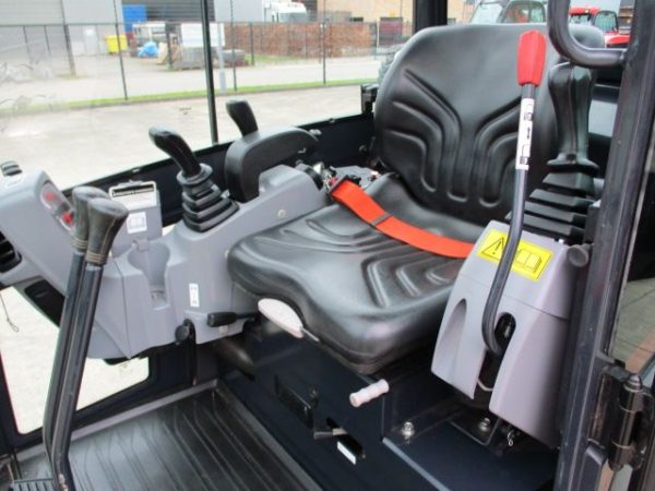 Miniexcavadora Kubota KX016-4 de 1,6 t usada 2022 con 179 h certificada CE con joysticks