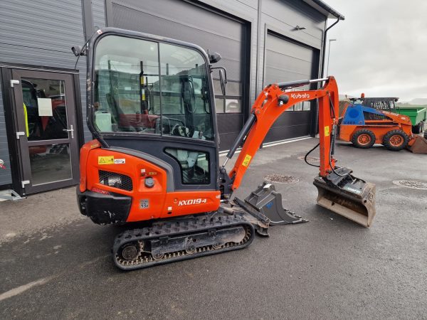 Miniexcavadora Kubota KX019-4 de 1,85 t usada 2019 con 1803 h sistema hidráulico auxiliar