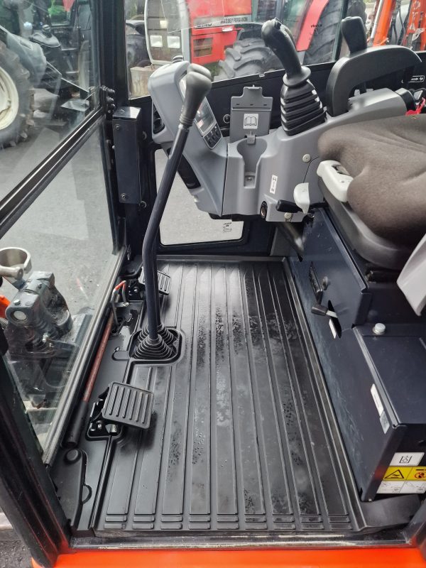 Miniexcavadora Kubota KX019-4 de 1,85 t usada 2019 con 1803 h sistema hidráulico auxiliar