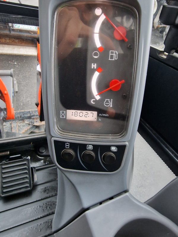 Miniexcavadora Kubota KX019-4 de 1,85 t usada 2019 con 1803 h sistema hidráulico auxiliar