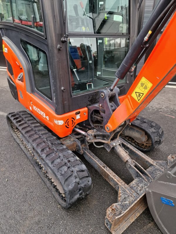 Miniexcavadora Kubota KX019-4 de 1,85 t usada 2019 con 1803 h sistema hidráulico auxiliar
