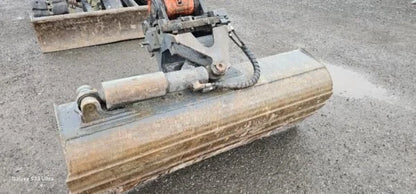 Miniexcavadora Kubota KX080-3 de 8,2 t usada 2012 con 3300 h y enganche hidráulico