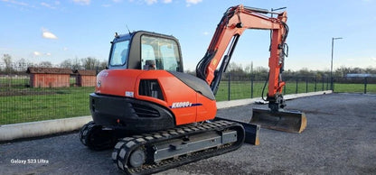 Miniexcavadora Kubota KX080-3 de 8,2 t usada 2012 con 3300 h y enganche hidráulico
