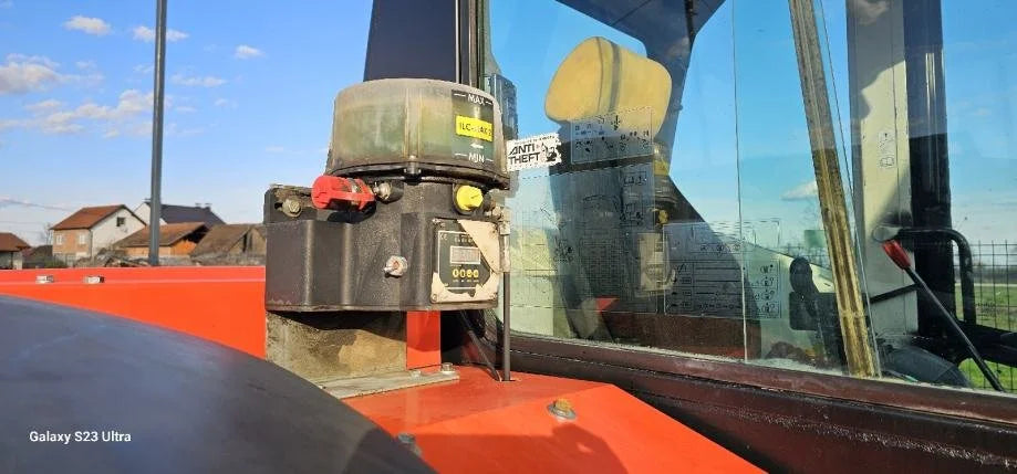 Miniexcavadora Kubota KX080-3 de 8,2 t usada 2012 con 3300 h y enganche hidráulico
