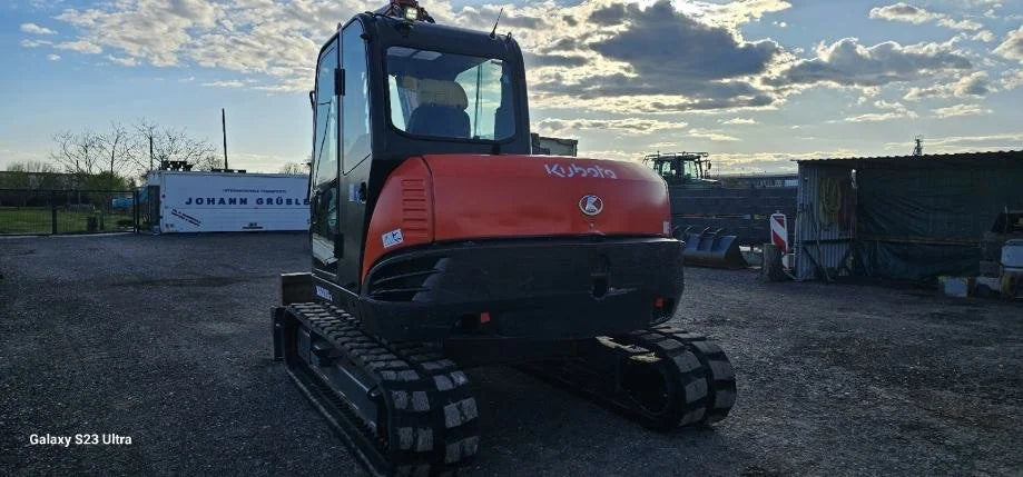 Miniexcavadora Kubota KX080-3 de 8,2 t usada 2012 con 3300 h y enganche hidráulico