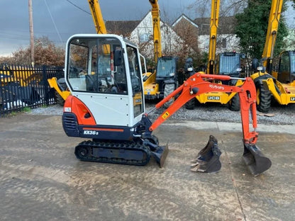 Miniexcavadora Kubota KX36-3 de 1,6 t, usada, año 2005, 2543 h, con 3 cucharones a elegir