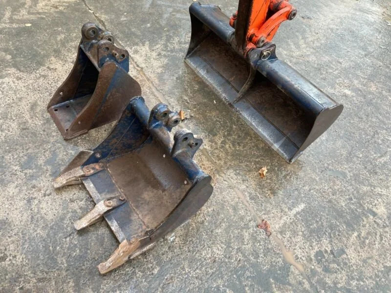 Miniexcavadora Kubota KX36-3 de 1,6 t, usada, año 2005, 2543 h, con 3 cucharones a elegir