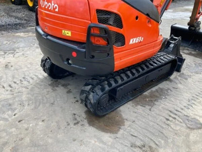 Miniexcavadora Kubota KX61-3 de 2,5 t de ocasión 2013 con cabina climatizada de 2417 h con 3 cucharas
