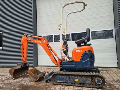 Miniexcavadora compacta Kubota U10-3 de 1,04 t, usada, año 2006, 4500 h, con 3 cucharones