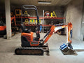 Miniexcavadora Kubota U 10-3 de 1,1 t usada 2016 de 825 h, primer dueño con 3 cucharones