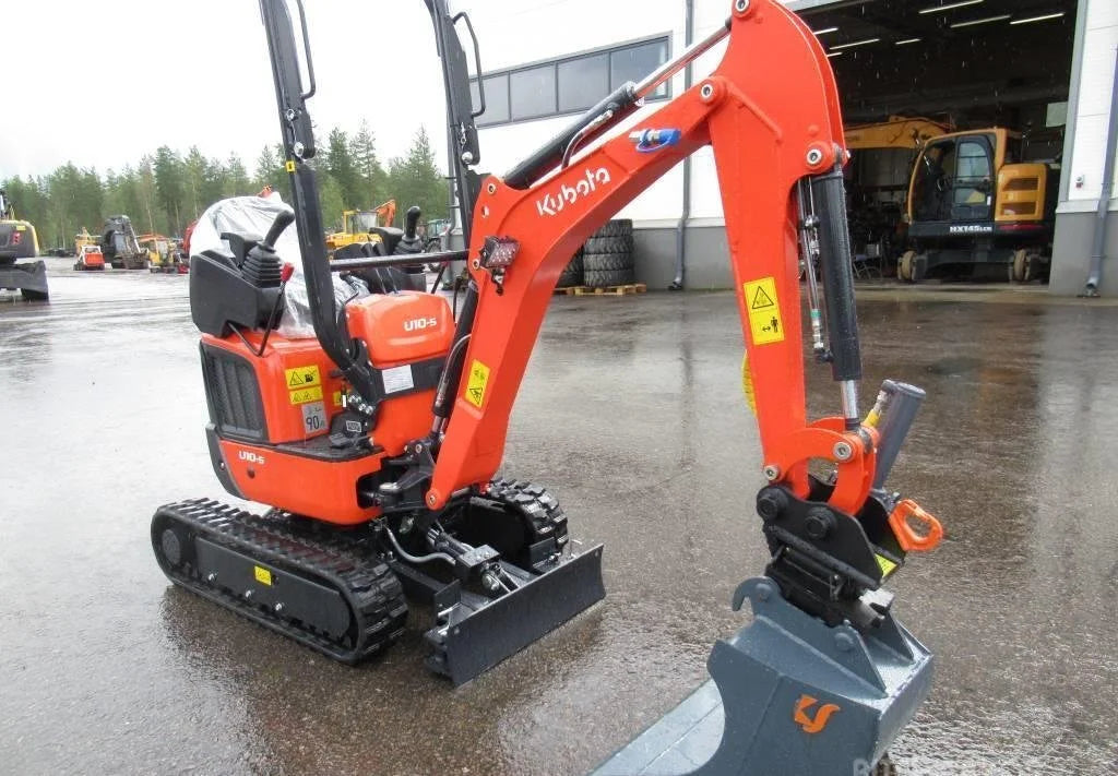 Miniexcavadora Kubota U10-5 de 1,1 t usada 2022 casi nueva de 10 h con 3 cucharas