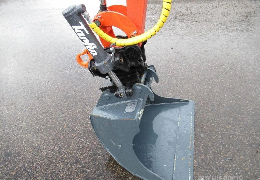 Miniexcavadora Kubota U10-5 de 1,1 t usada 2022 casi nueva de 10 h con 3 cucharas