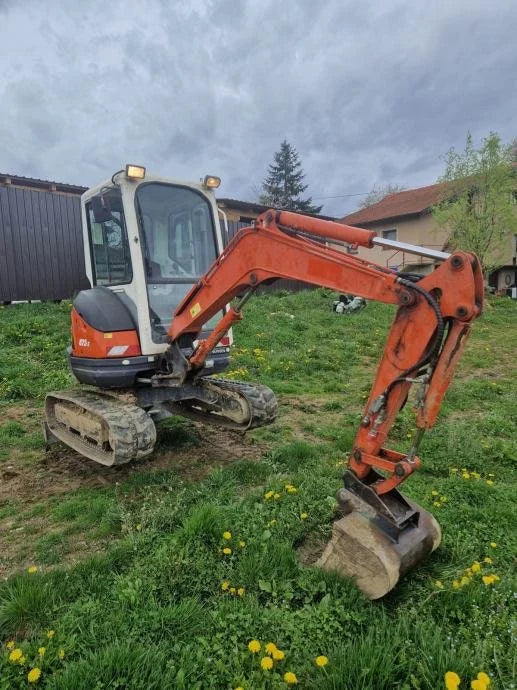 Miniexcavadora Kubota U25-3 de 2,5 t usada 2003 cabina cerrada de 3050 h con 3 cucharones