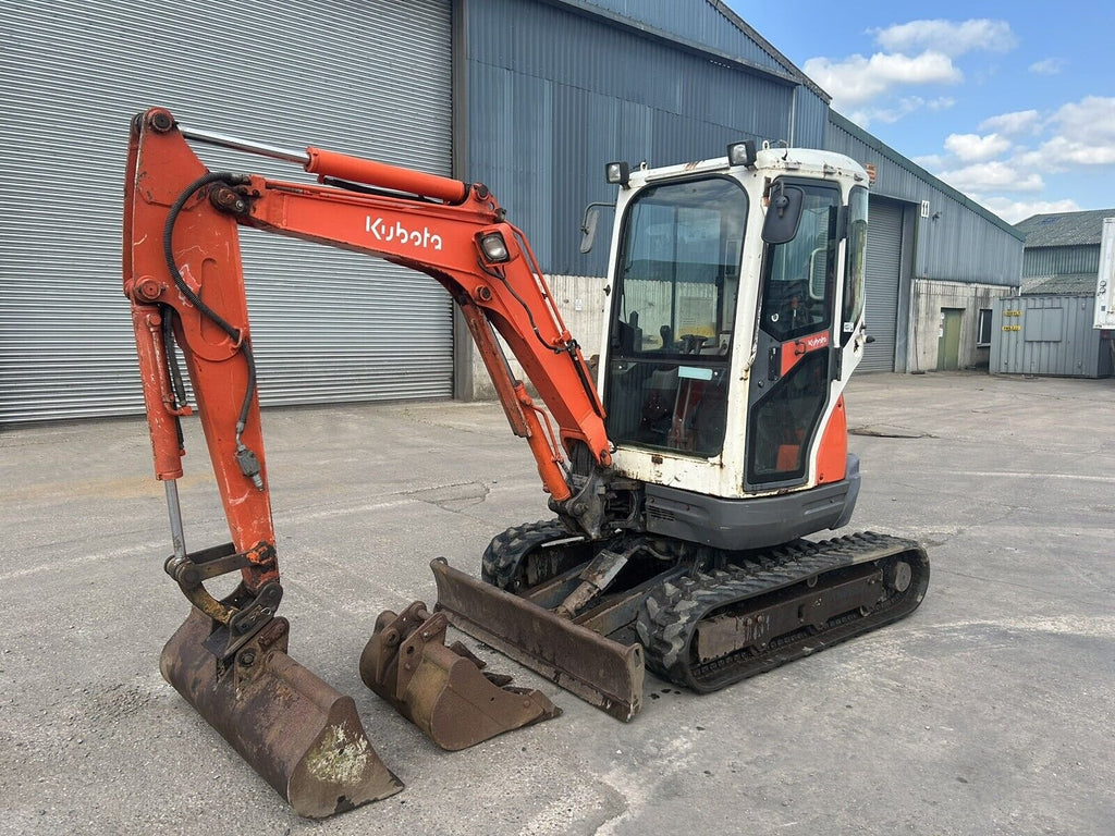 Kubota U25-3 (2008) – Mini Excavadora 2,6T – 3 600 h – Martillo Hidráulico + 3 Cucharas – Revisada