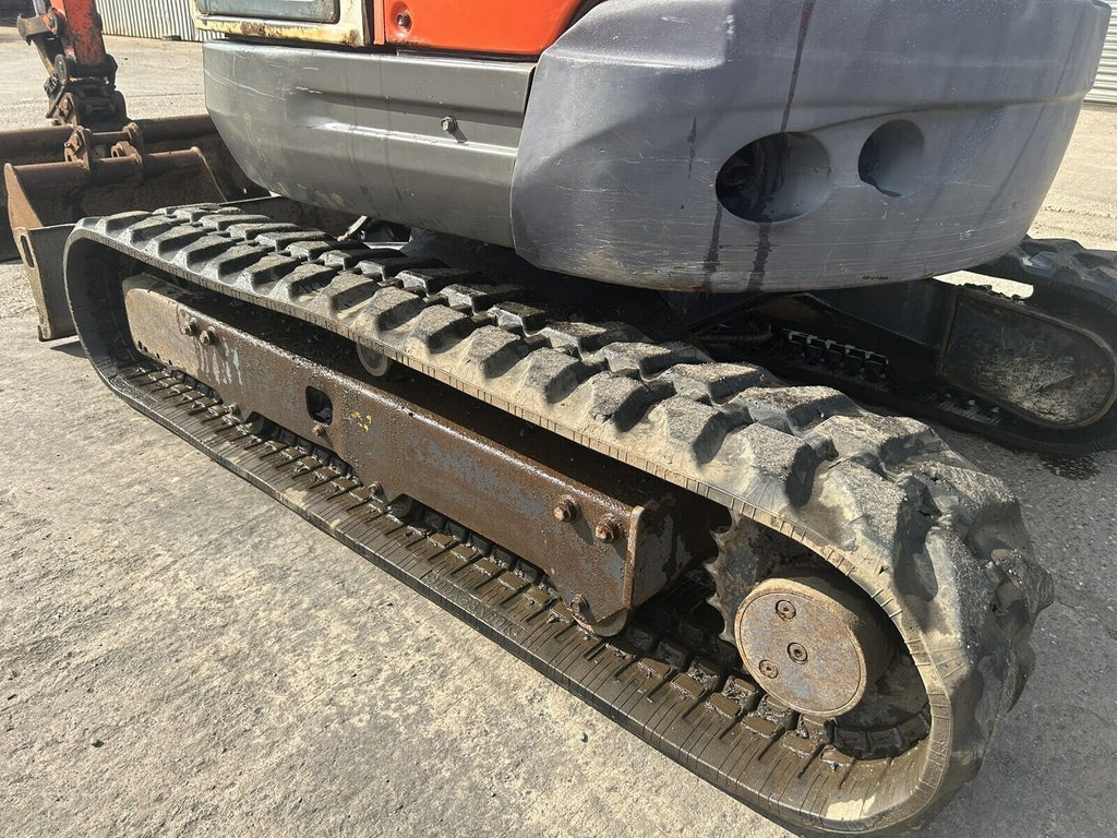 Kubota U25-3 (2008) – Mini Excavadora 2,6T – 3 600 h – Martillo Hidráulico + 3 Cucharas – Revisada