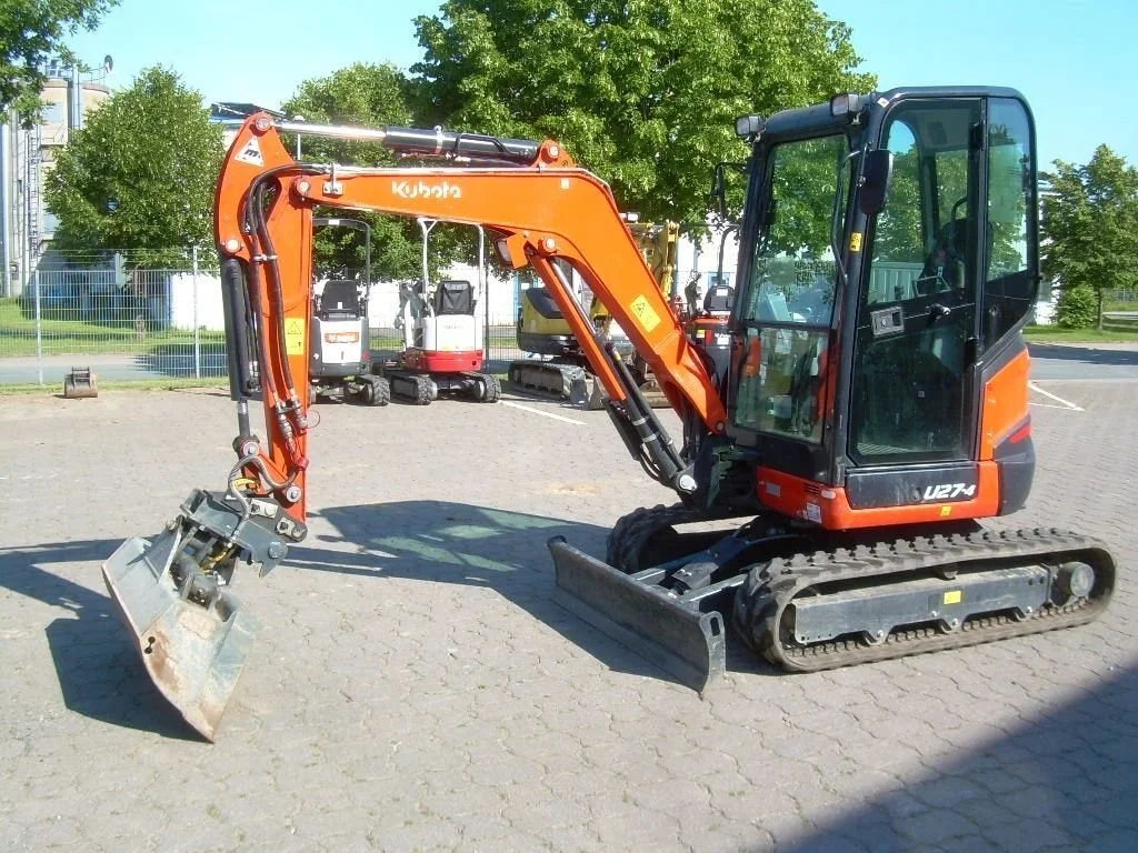 Miniexcavadora Kubota U 27-4 de 2,6 t usada 2020 con solo 315 h y 3 cucharones