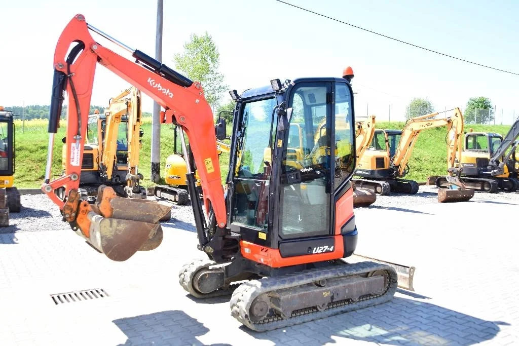 Miniexcavadora compacta Kubota U27-4 de 2,6 t de ocasión 2015 con 3 cucharas y enganche rápido
