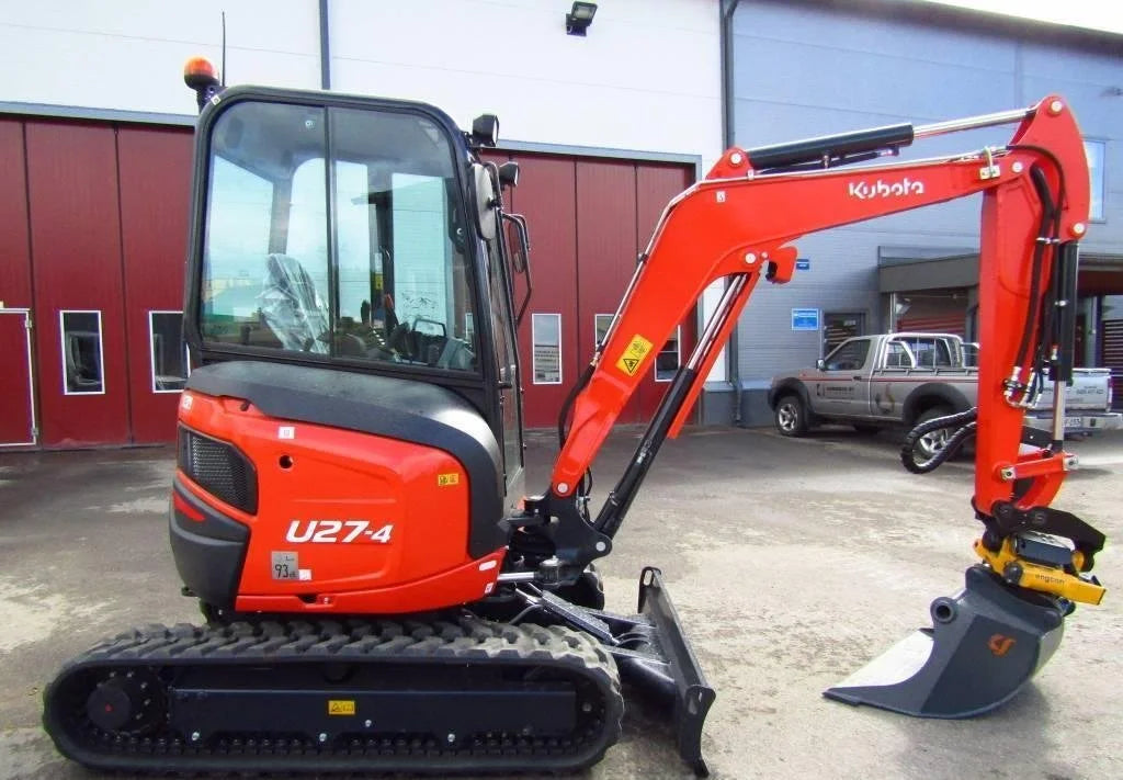 Miniexcavadora Kubota U27-4 de 2,7 t usada 2023 de 20 hp casi nueva con 3 cucharones
