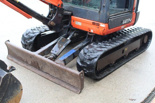 Miniexcavadora compacta Kubota U27-4 de 2,56 t, usada, año 2015, 1260 h, con cuchara de 50 cm