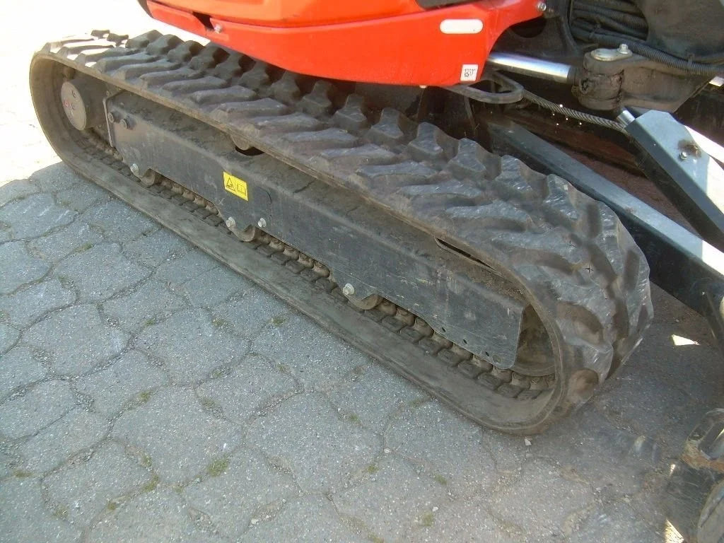 Miniexcavadora Kubota U 27-4 de 2,6 t usada 2020 con solo 315 h y 3 cucharones
