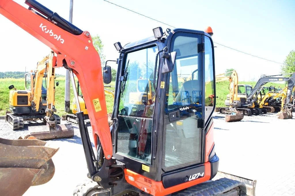 Miniexcavadora compacta Kubota U27-4 de 2,6 t de ocasión 2015 con 3 cucharas y enganche rápido