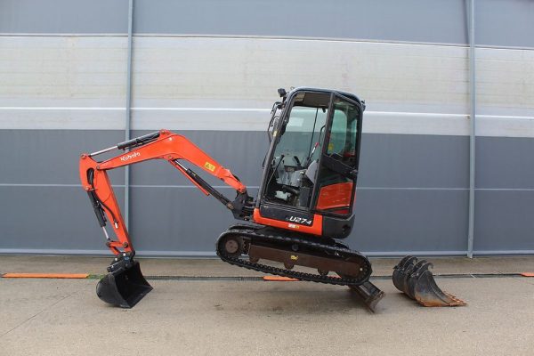 Miniexcavadora compacta Kubota U27-4 de 2,56 t, usada, año 2015, 1260 h, con cuchara de 50 cm